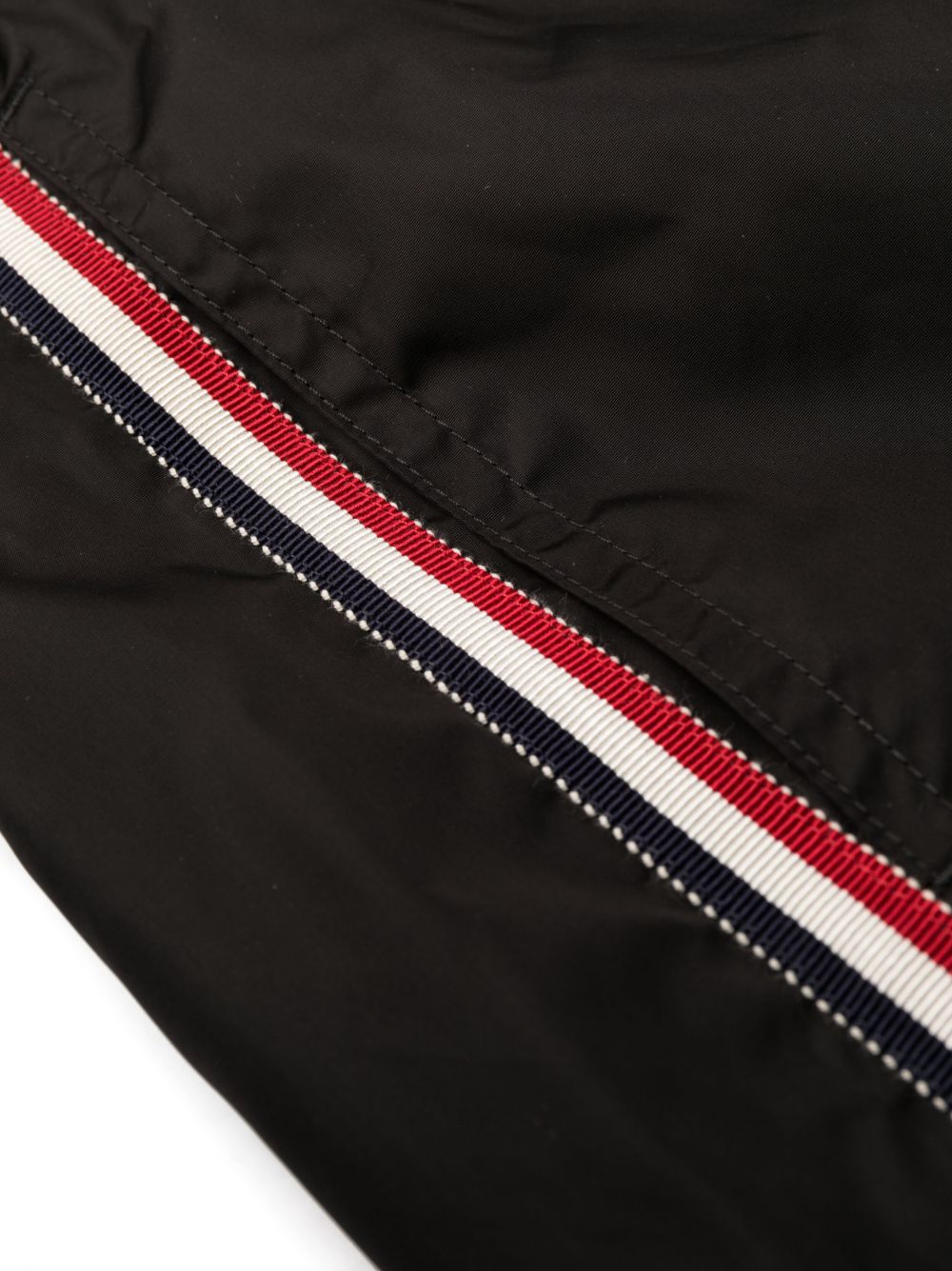short de bain avec patch logo