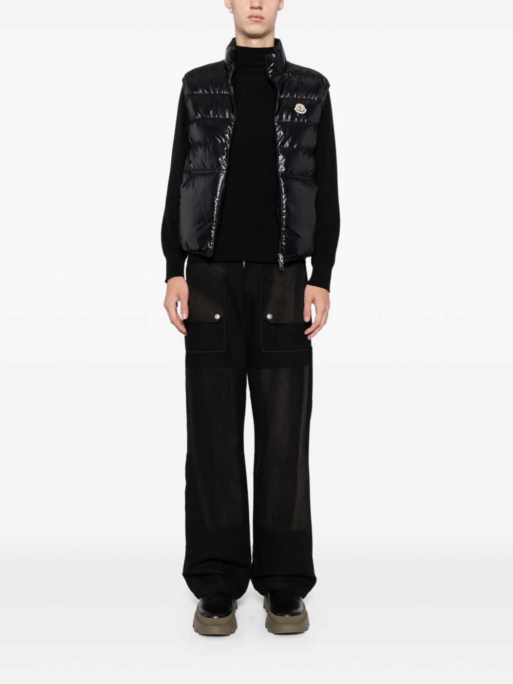 zip fastening vest