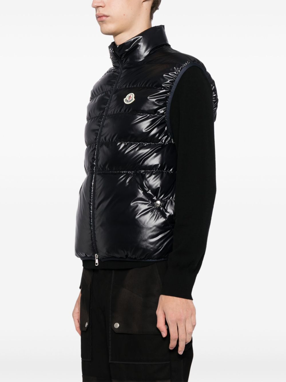 zip fastening vest