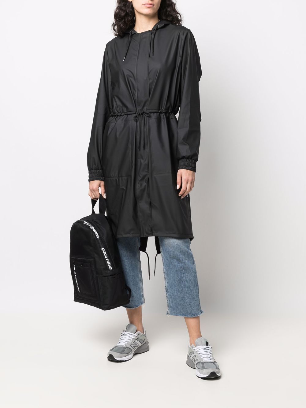 imperméable à capuche avec cordon de serrage