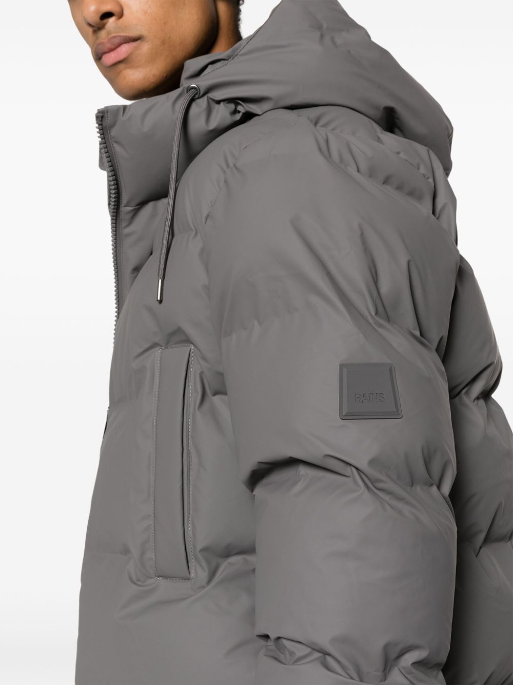 veste matelassée à capuche avec patch logo
