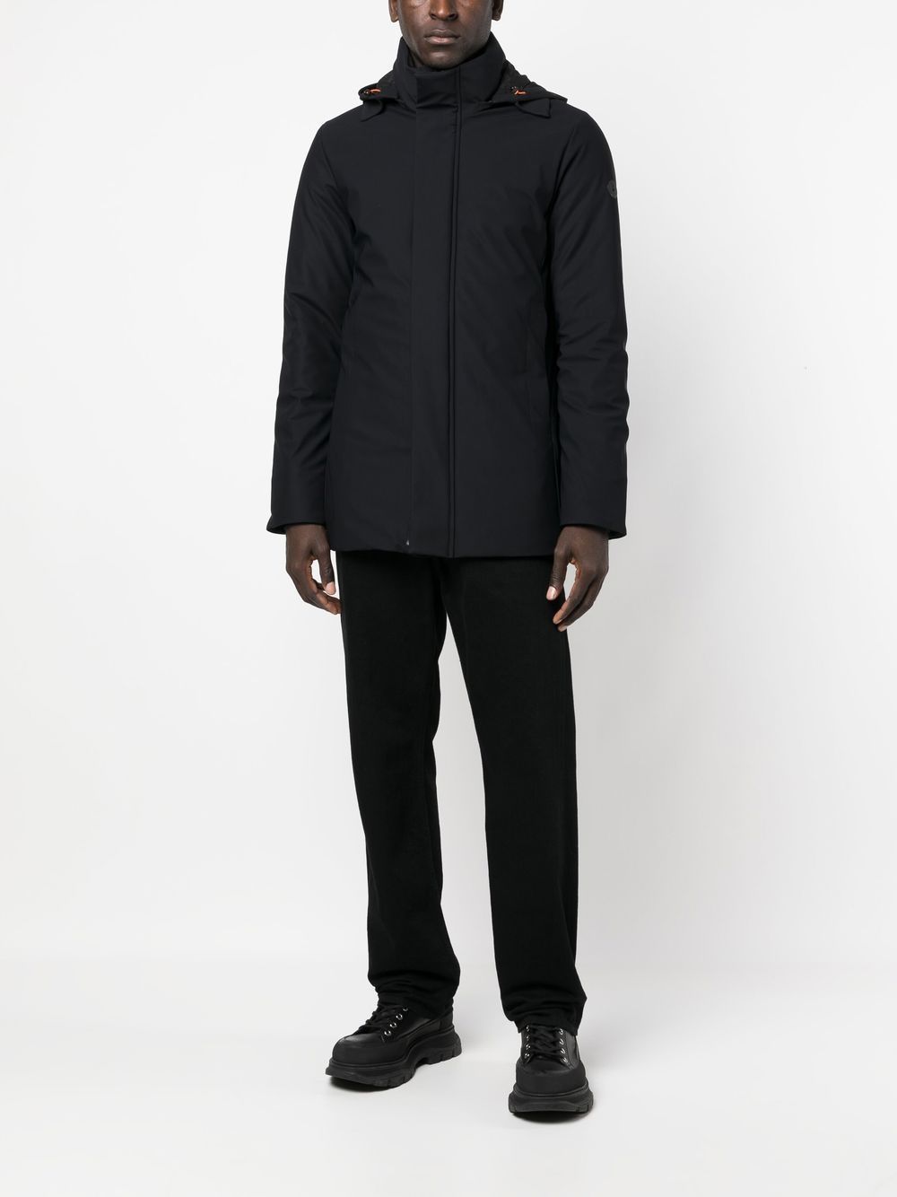 parka à capuche et col montant