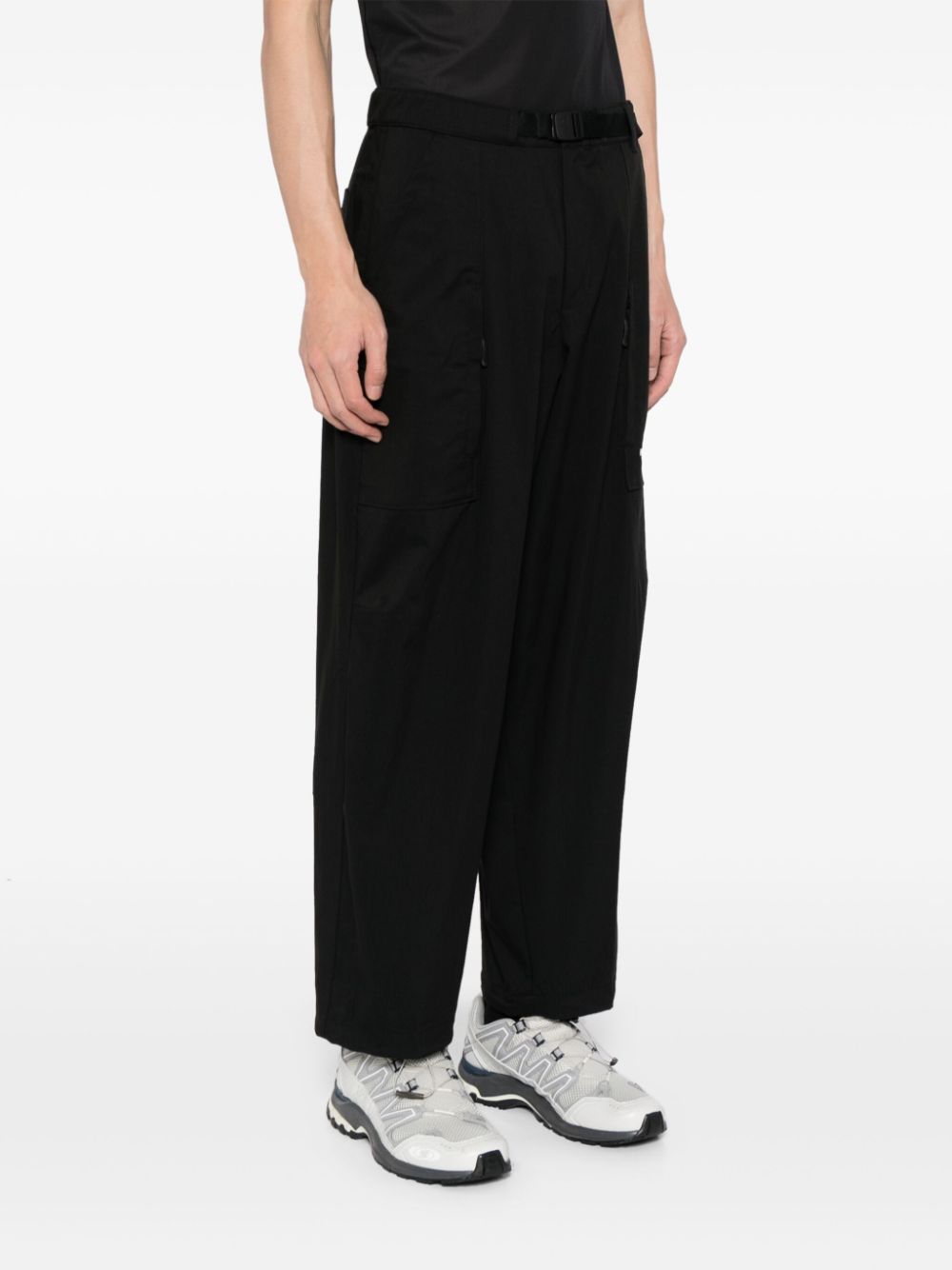 pantalon avec logo brodé