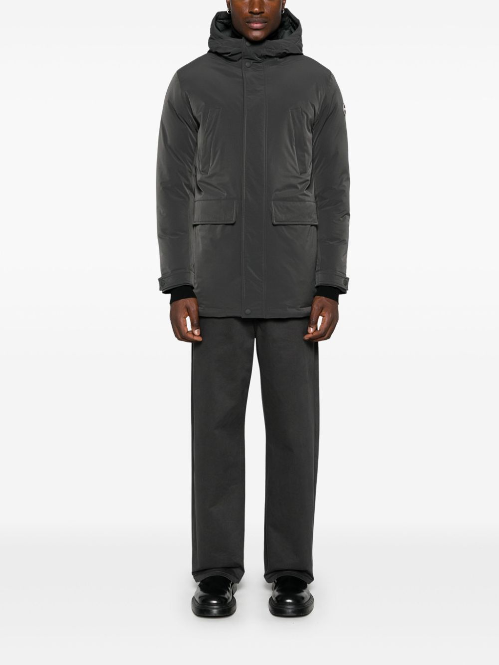 manteau avec logo en relief