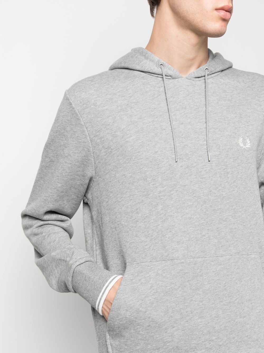 Sweat à capuche avec cordon de serrage et logo brodé