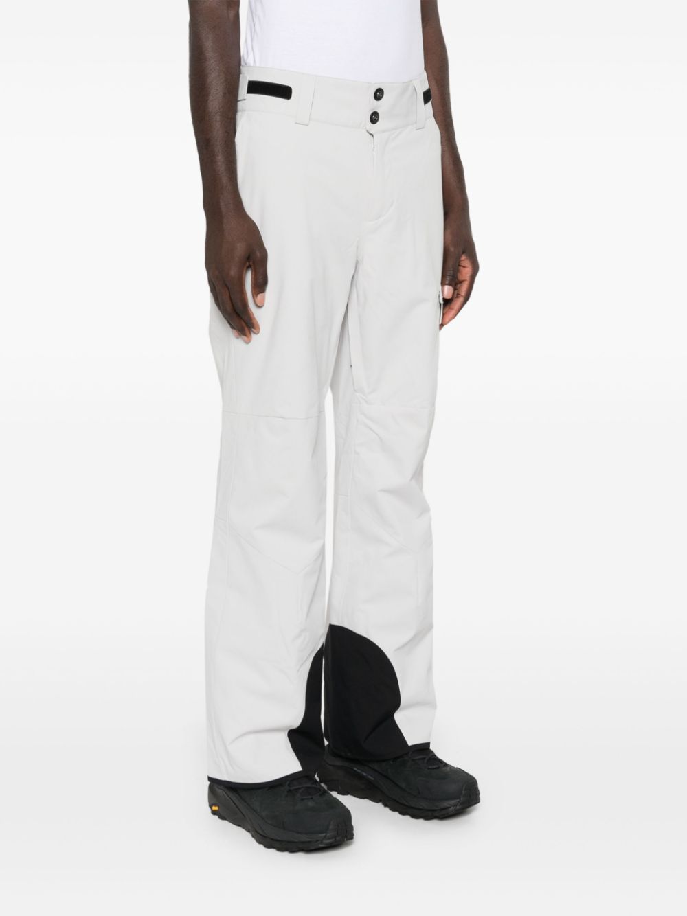 Pantalon à bretelles