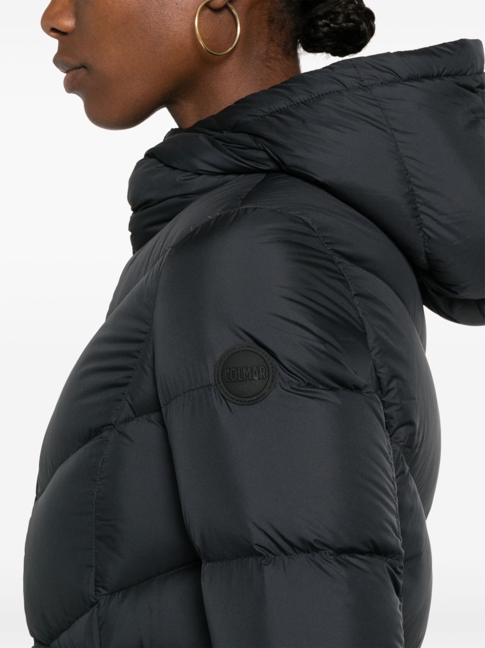 manteau avec logo appliqué