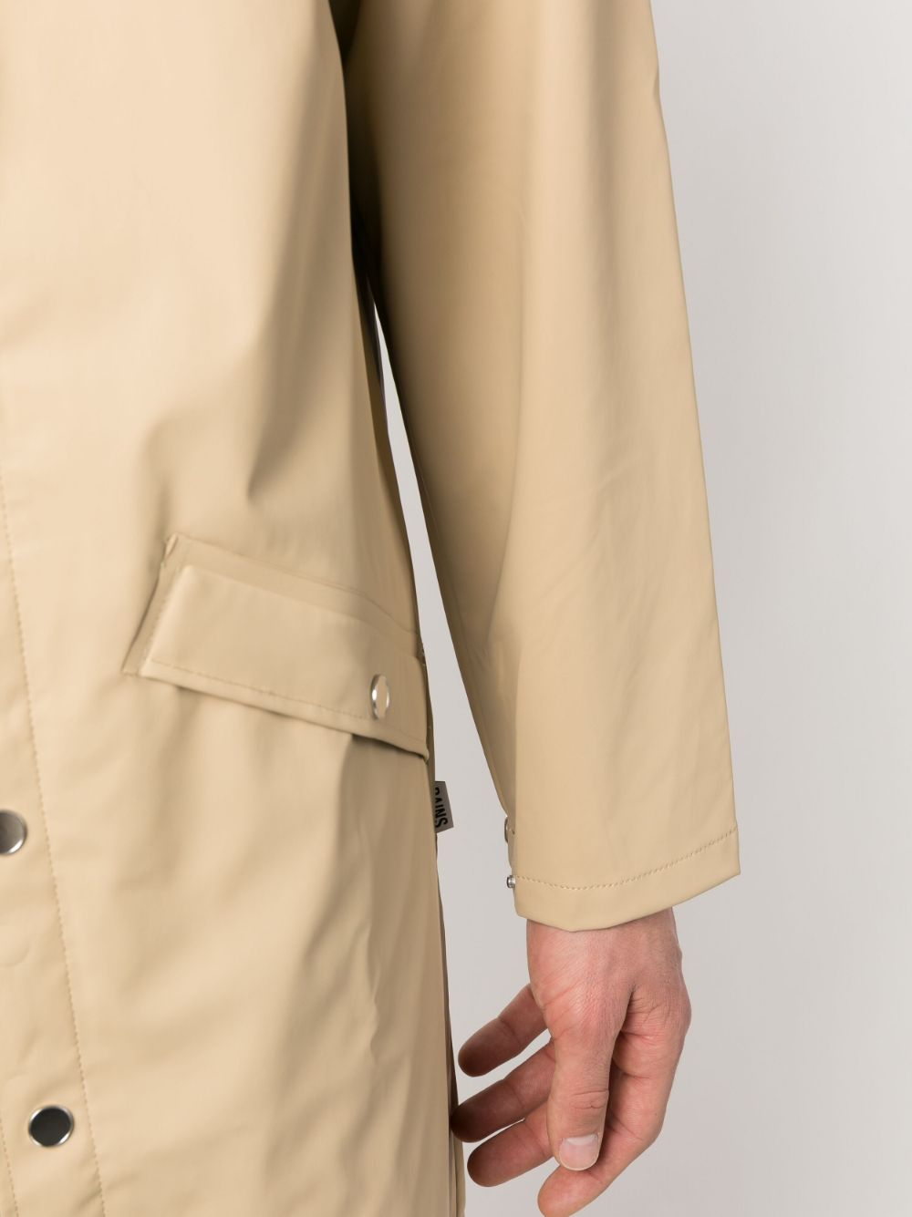 imperméable à capuche et manches longues