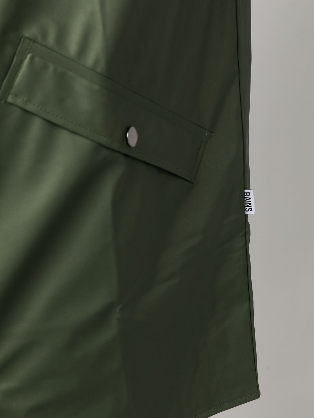 imperméable à capuche avec cordon de serrage