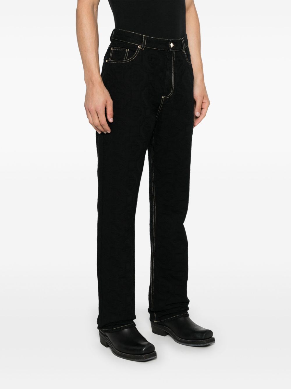 jean avec logo jacquard
