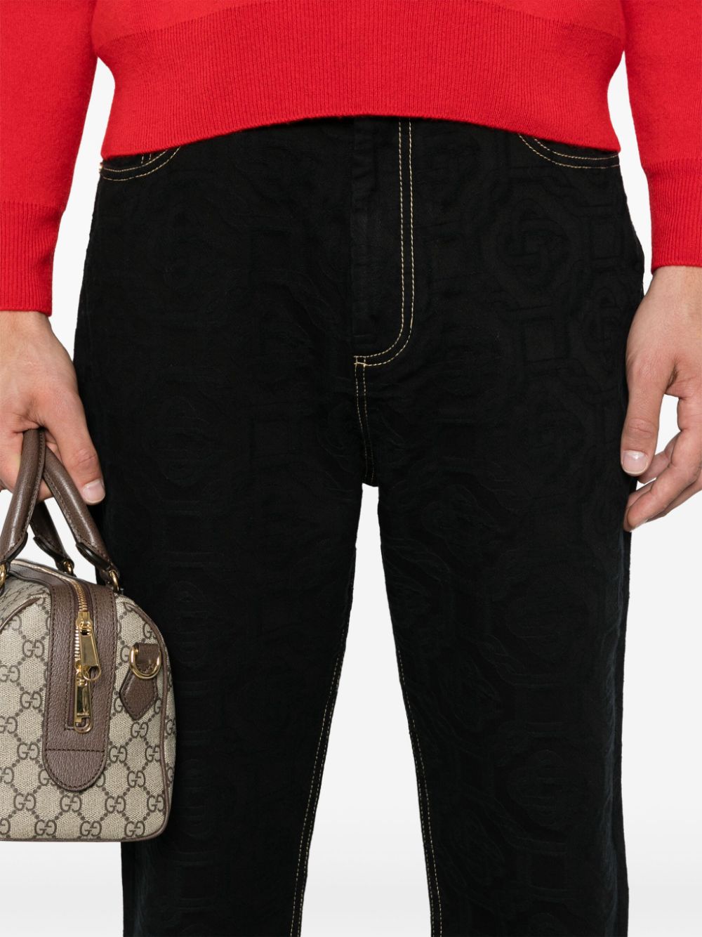 jean avec logo jacquard