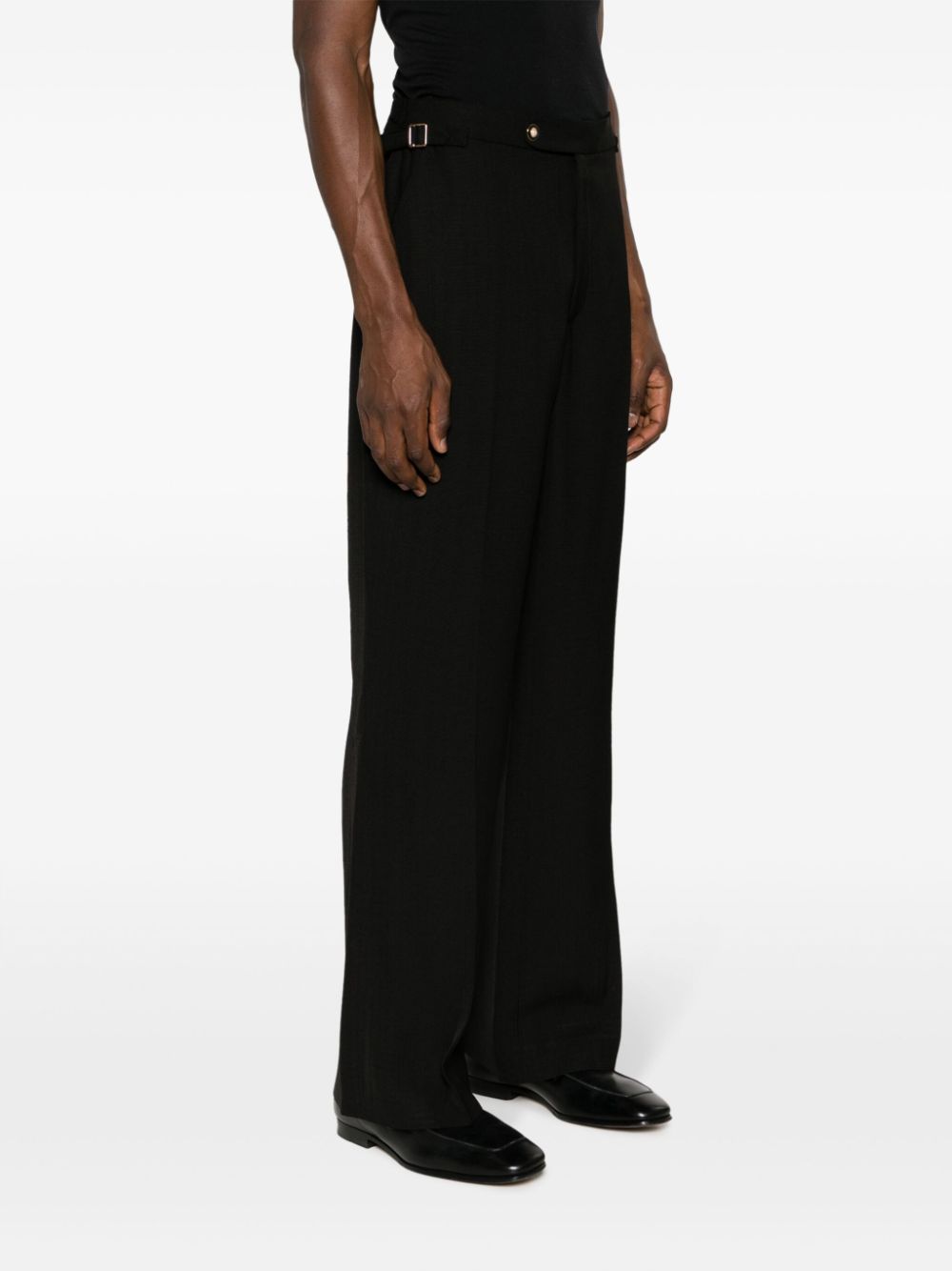 straight-leg trousers