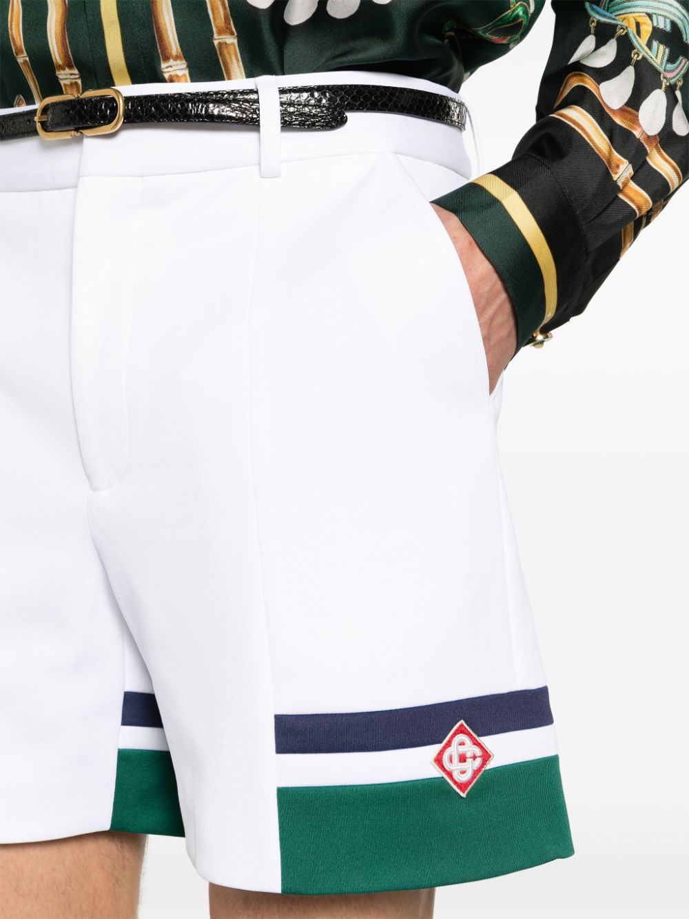 Short de sport à rayures