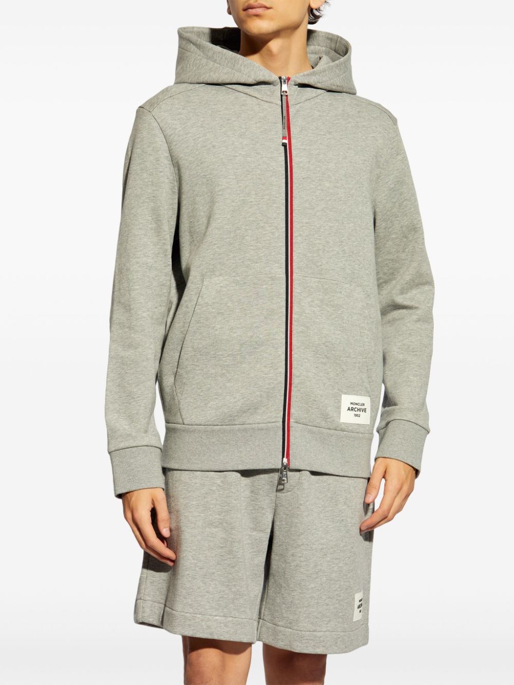 Sweat à capuche zippé avec logo appliqué