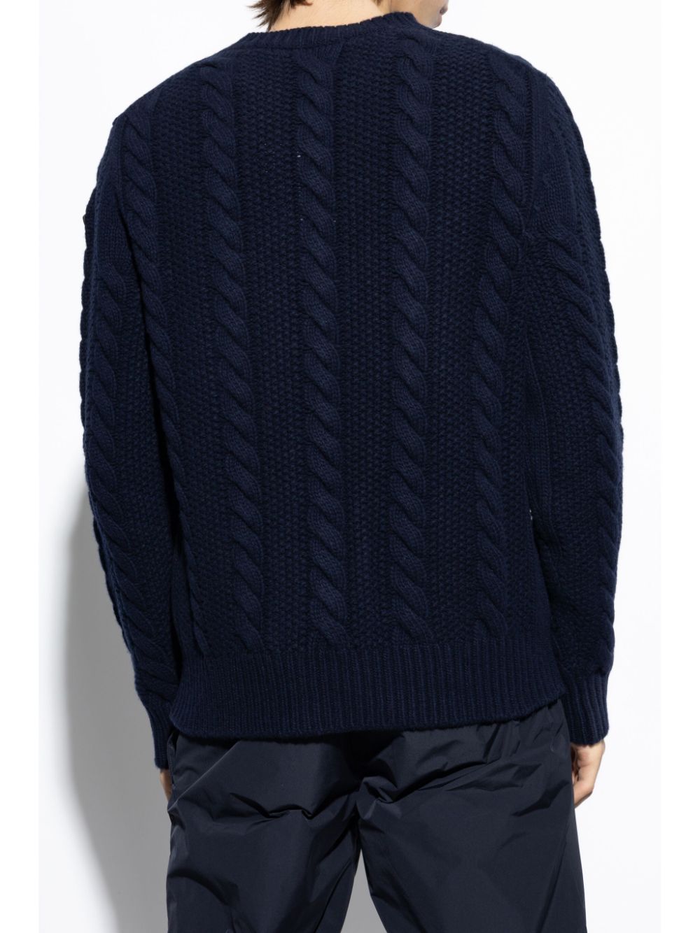 pull en maille torsadée avec patch logo