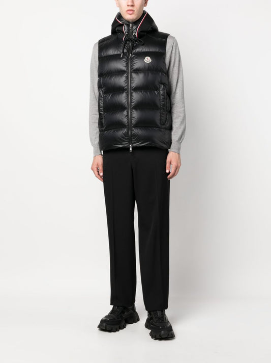 logo-patch quilted hooded gilet
