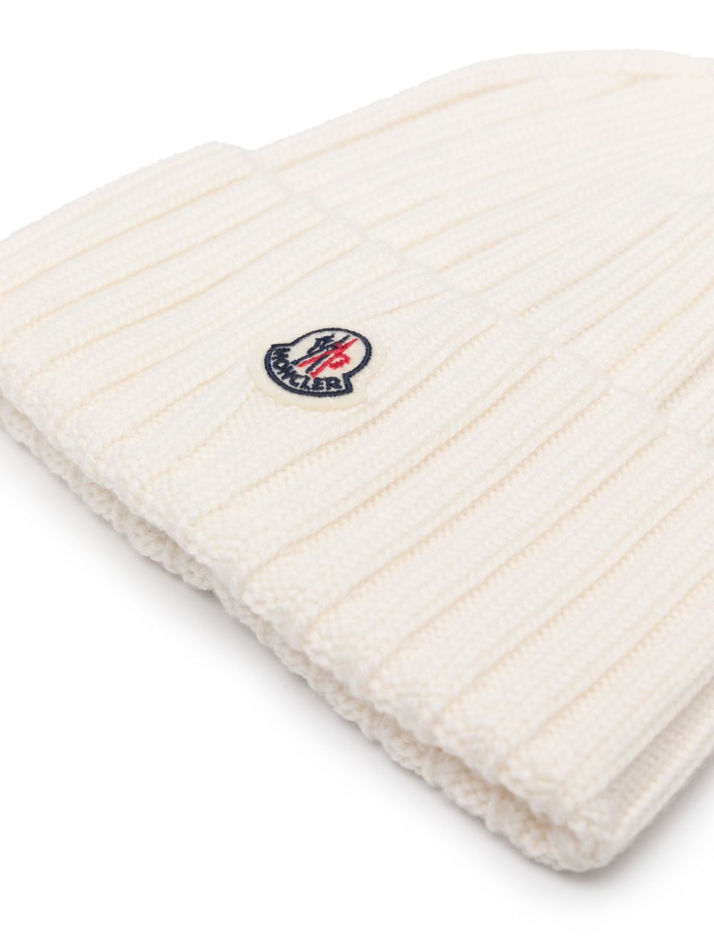bonnet avec logo appliqué