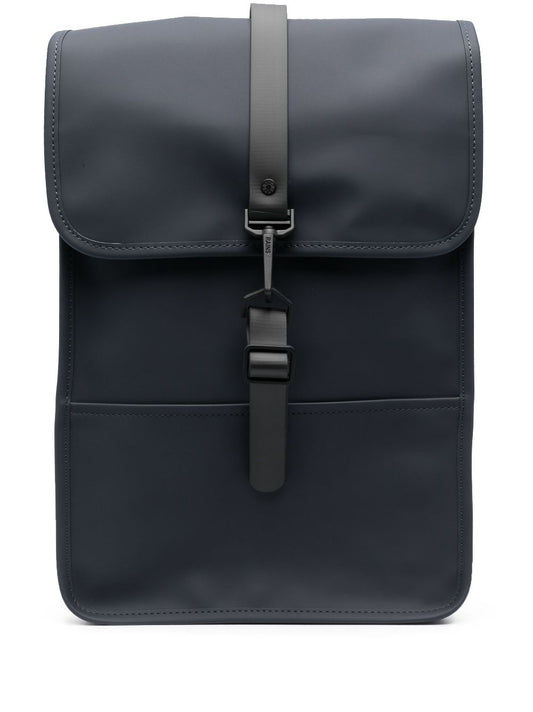 carabiner-fastening waterproof backpack