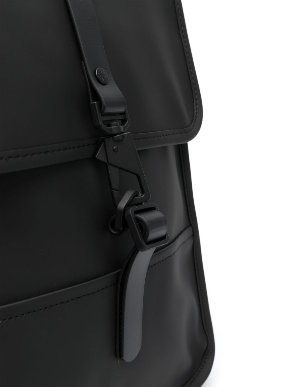 lobster-fastening flap backpack