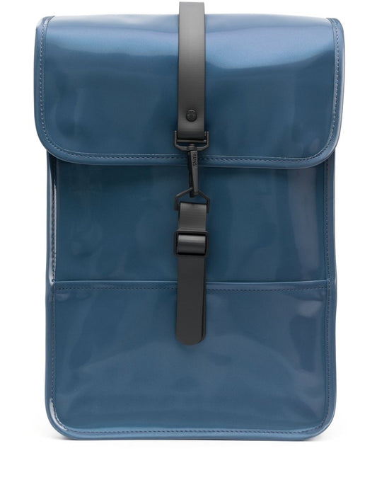 carabiner-fastening waterproof backpack