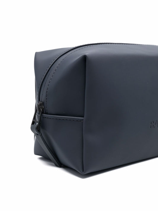 zip-up wash bag