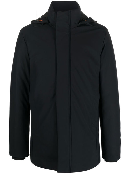 parka à capuche et col montant