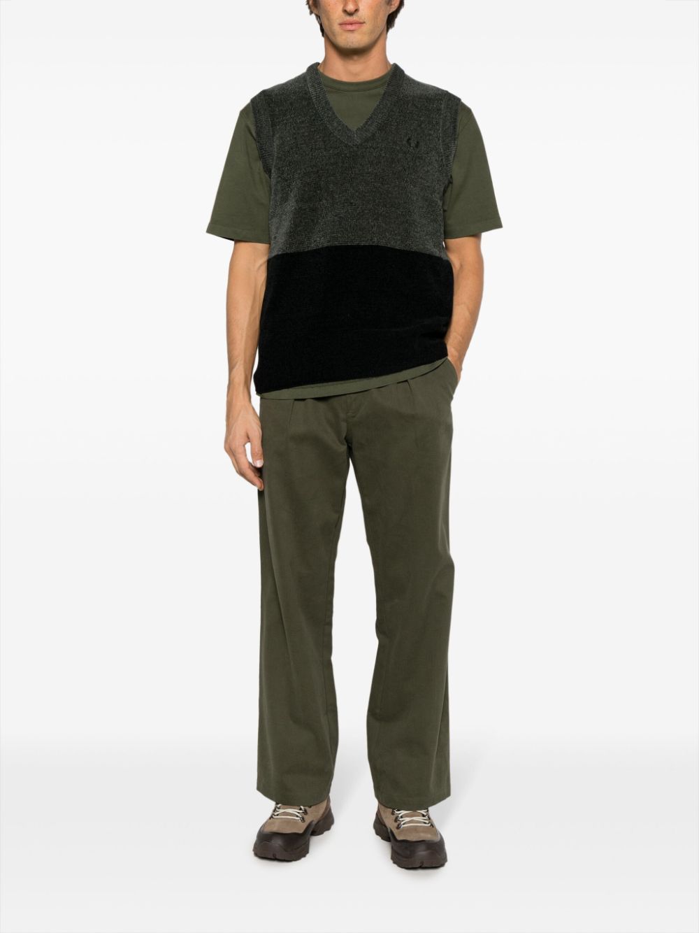 logo-embroidered two-tone vest