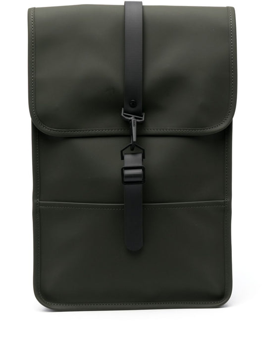carabiner-fastening waterproof backpack
