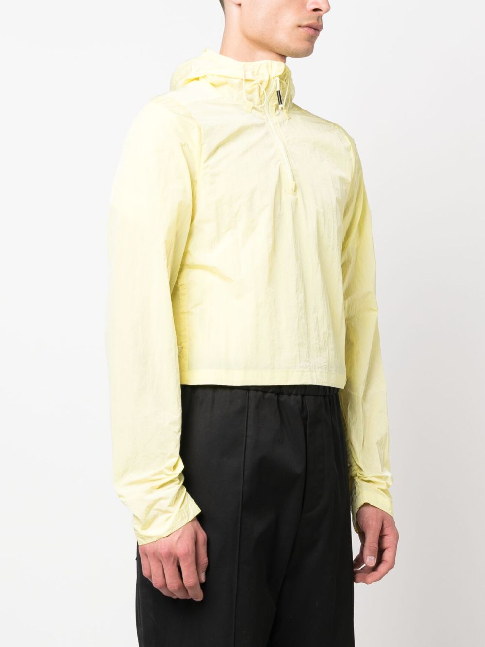 veste courte à capuche avec cordon de serrage