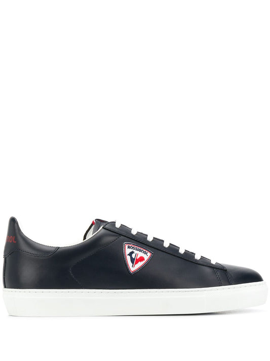 baskets basses avec patch logo