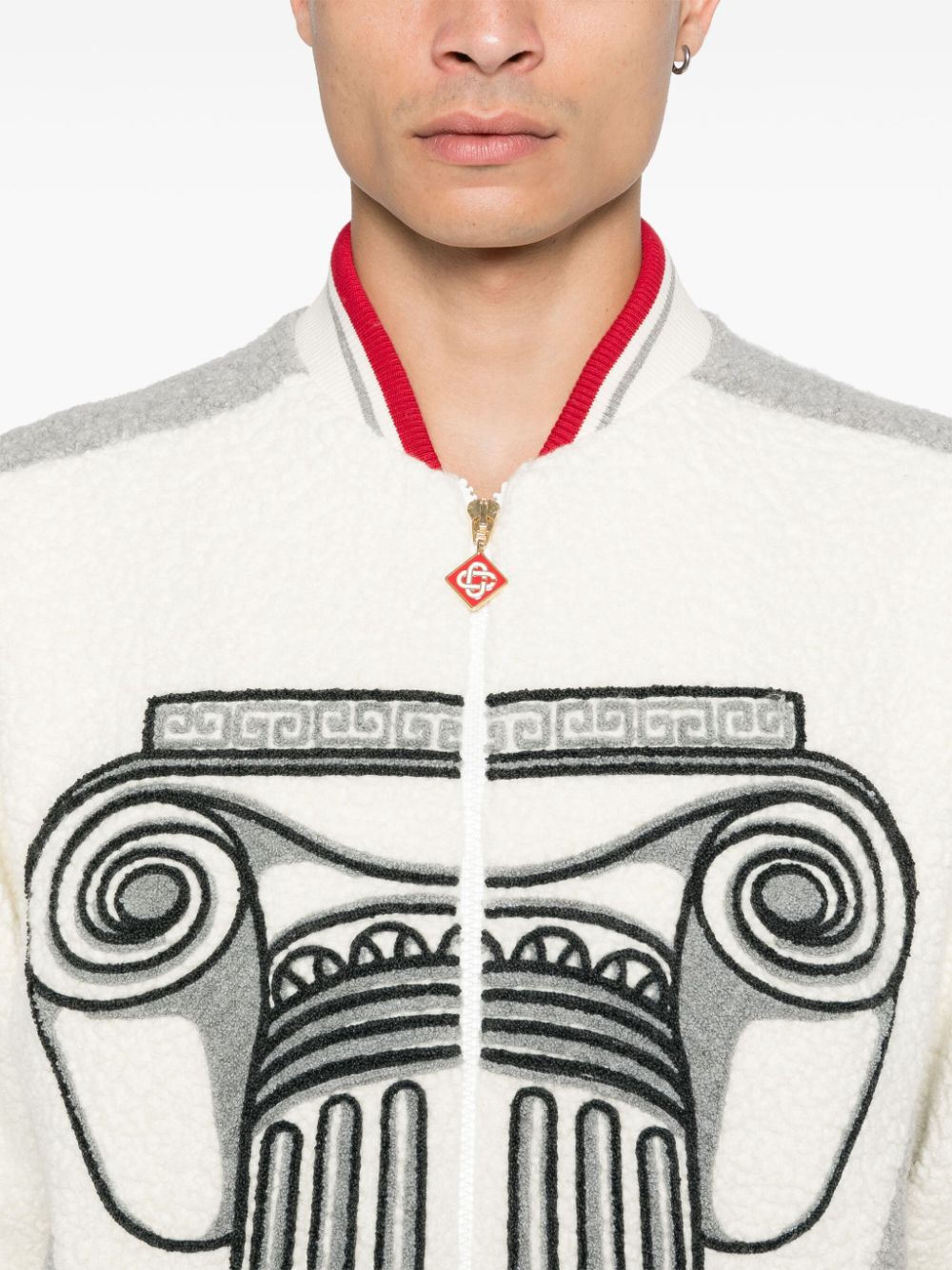 veste en éponge brodée